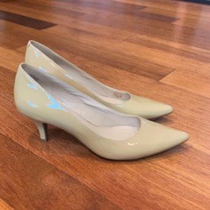 Anne Klein Flex  Dark cream patent leather pumps